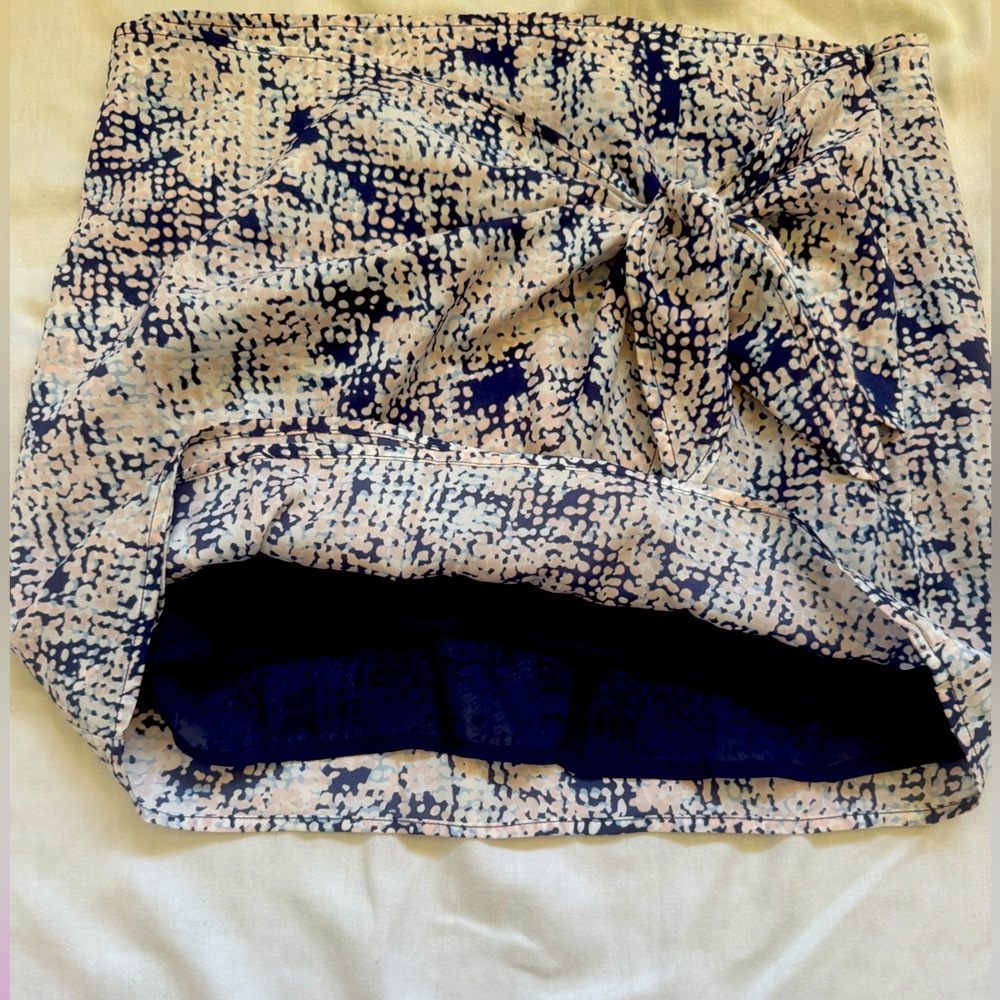 (NEW) BCBGeneration Patterned Mini Skirt - Picture 4 of 7
